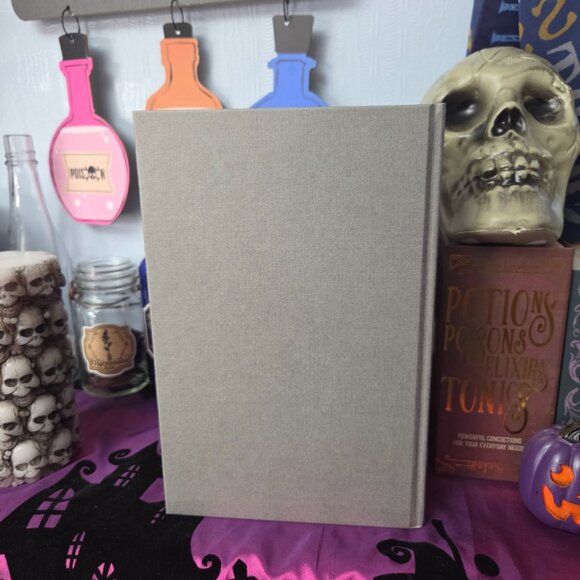 The Curse Of Saints by Kate Dramis Fairyloot Exclusive Special Edition - Picture 9 of 9